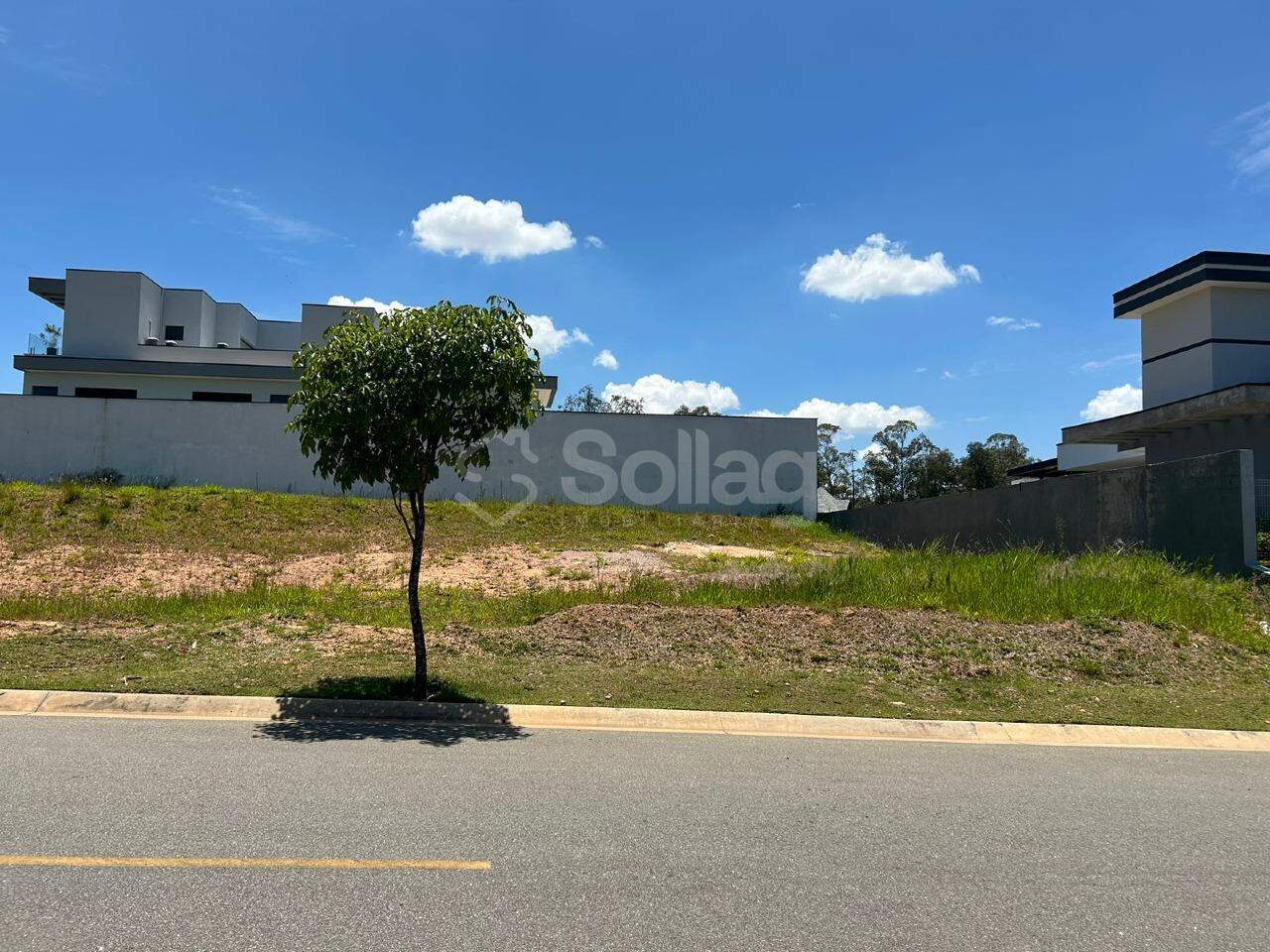 Terreno em condomínio à venda no Santa Cândida: 