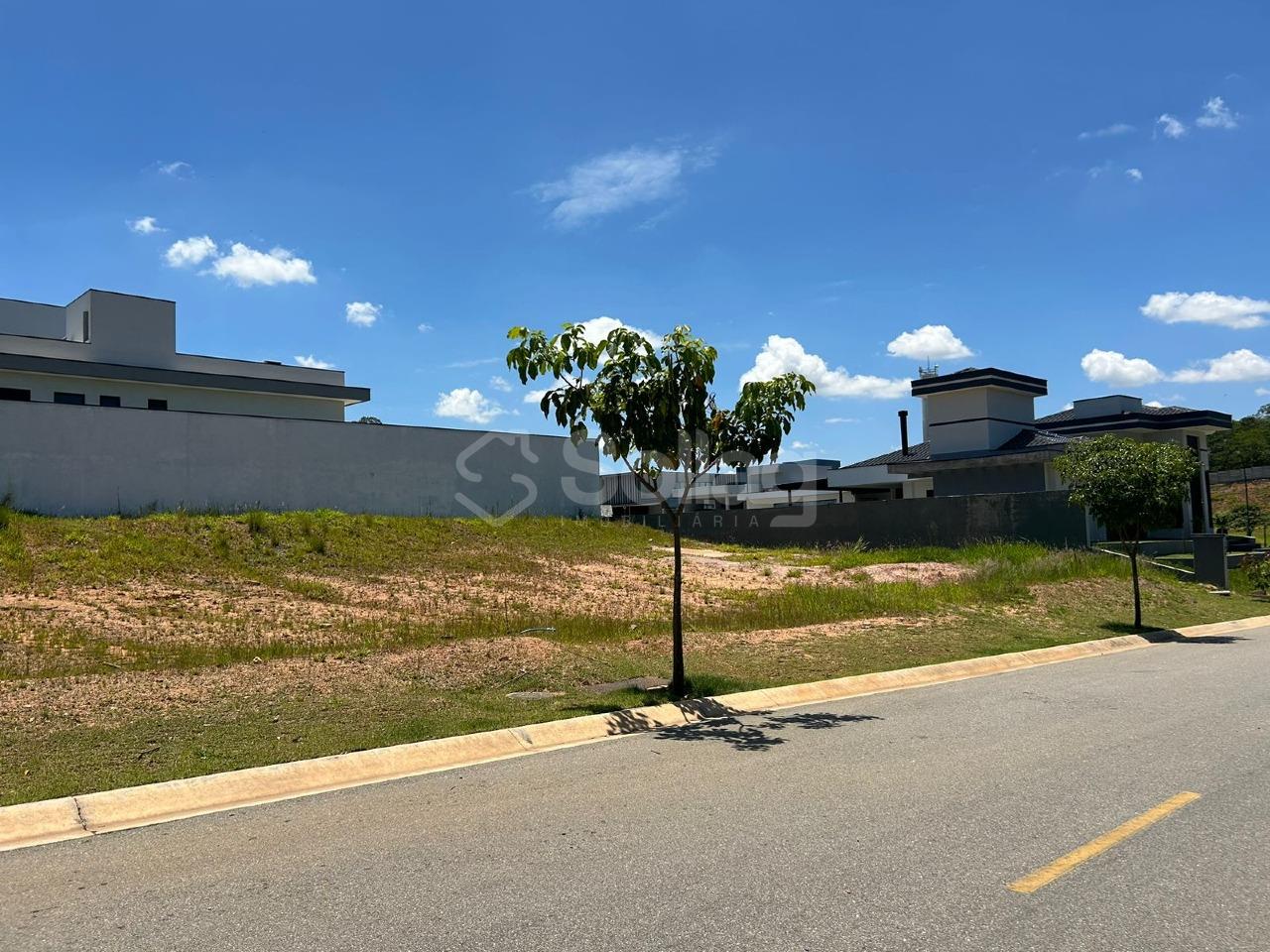 Terreno em condomínio à venda no Santa Cândida: 