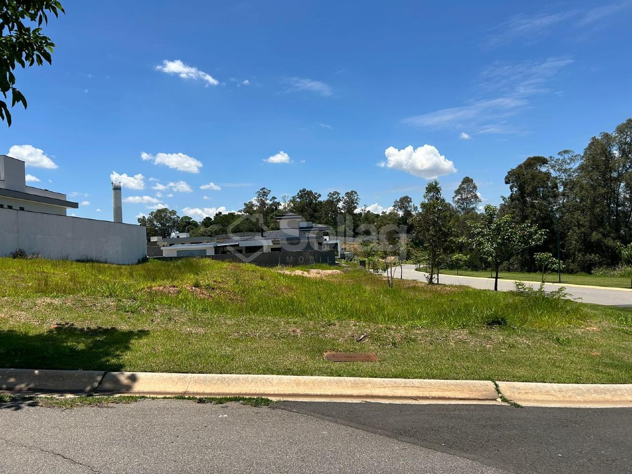 Terreno em condomínio à venda no Santa Cândida: 