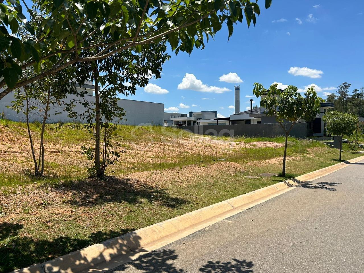 Terreno em condomínio à venda no Santa Cândida: 