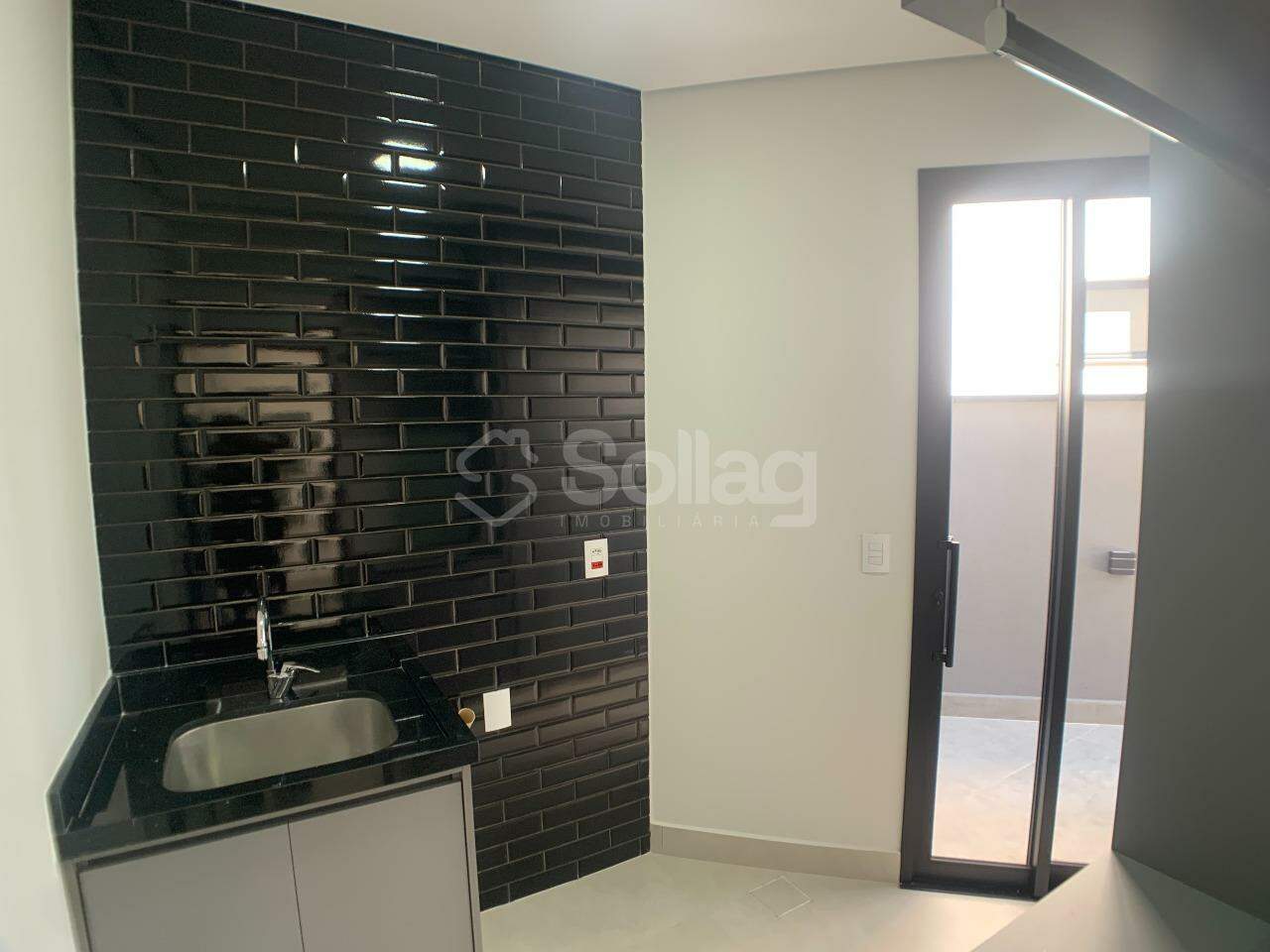 Casa em condomínio à venda no Condomínio Portal do Jequitibá: 
