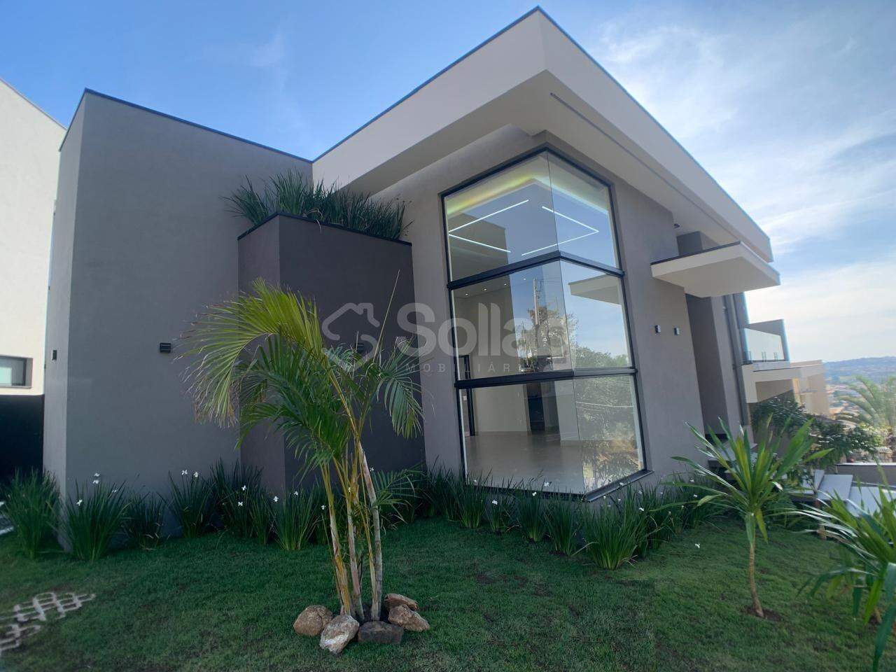 Casa em condomínio à venda no Condomínio Portal do Jequitibá: 