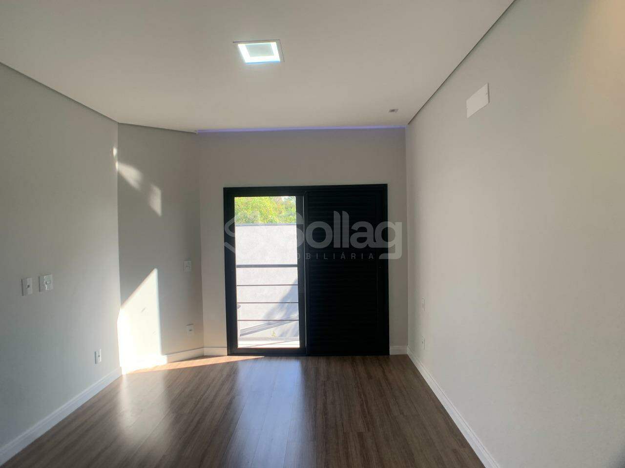 Casa em condomínio à venda no Condomínio Portal do Jequitibá: 