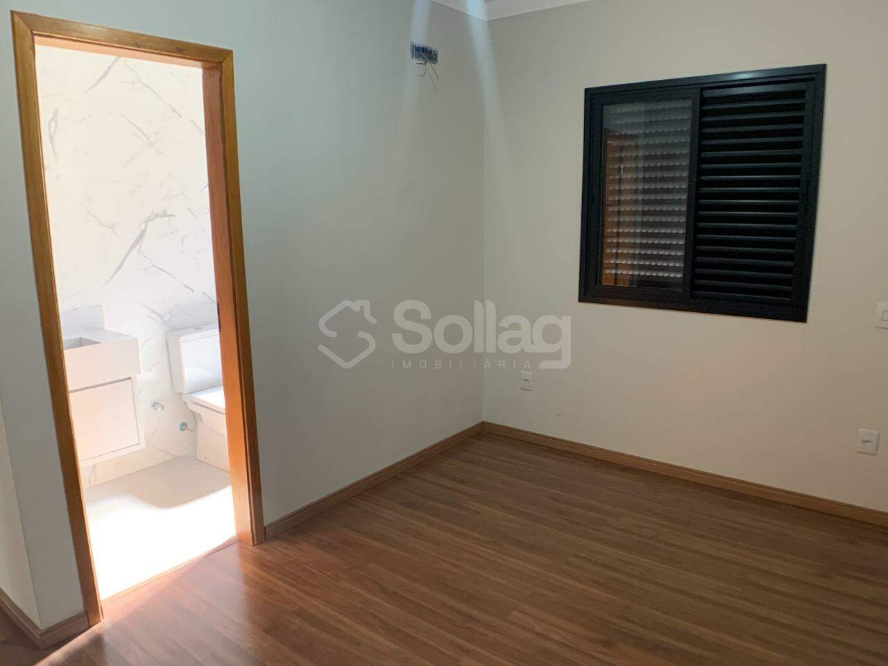 Casa em condomínio à venda no Condomínio Portal do Jequitibá: