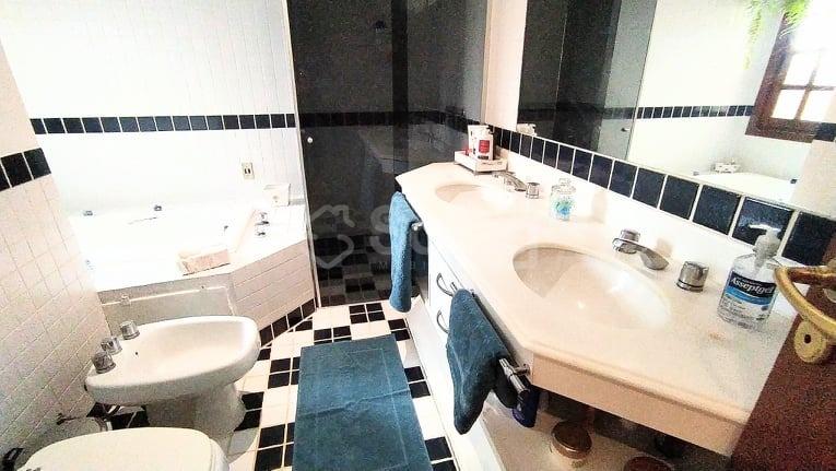 Casa em condomínio à venda no Condomínio Estância Marambaia: 