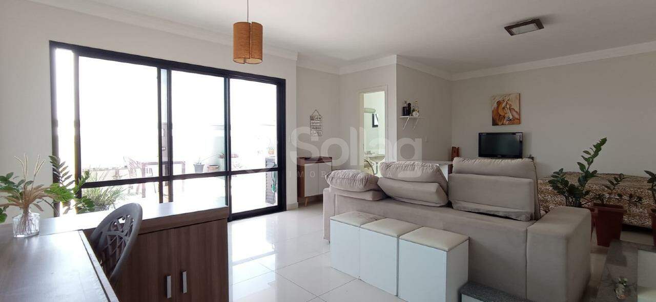 Apartamento à venda no Jardim Santa Rosa: 