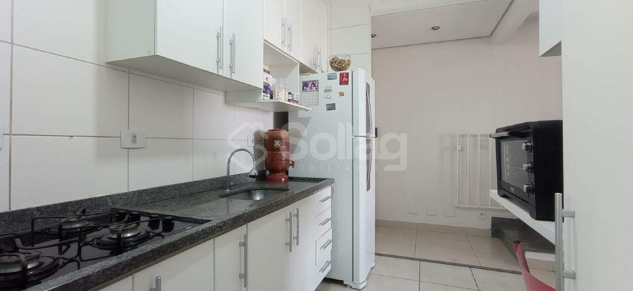 Apartamento à venda no Jardim Santa Rosa: 
