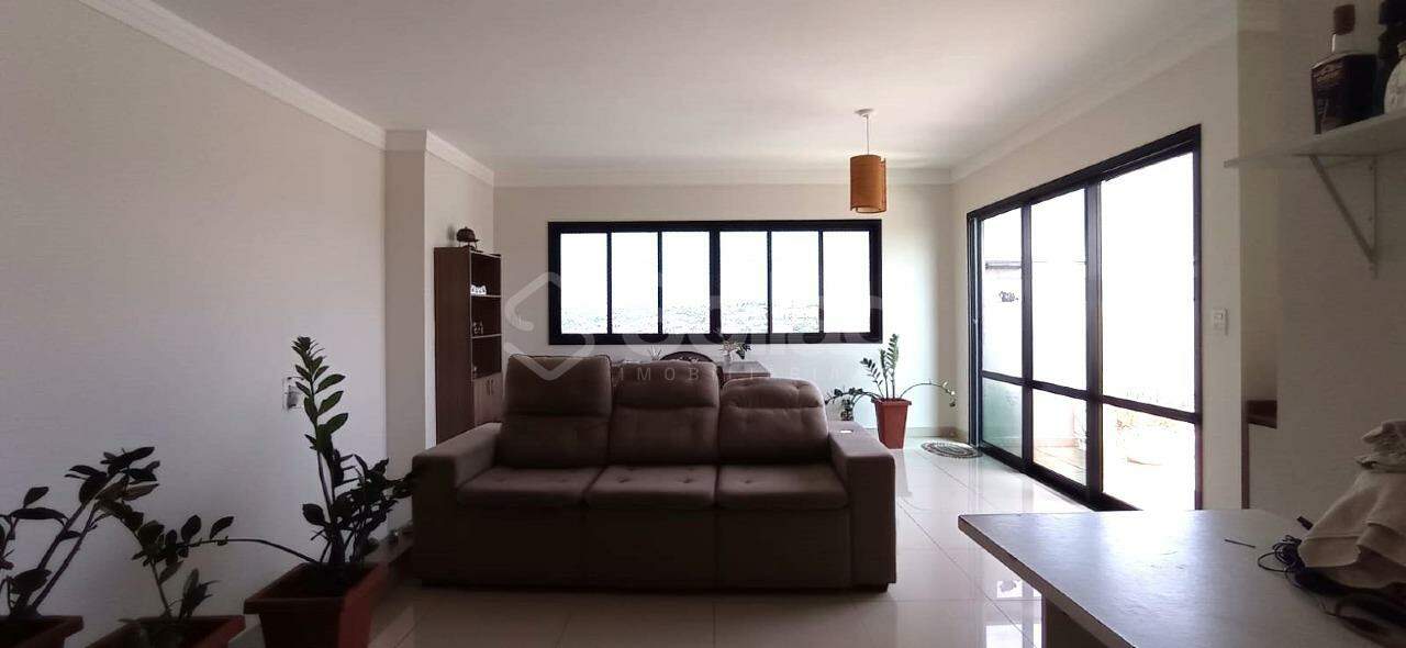 Apartamento à venda no Jardim Santa Rosa: 