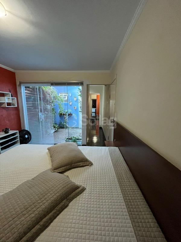 Casa à venda no Jardim Centenário: 