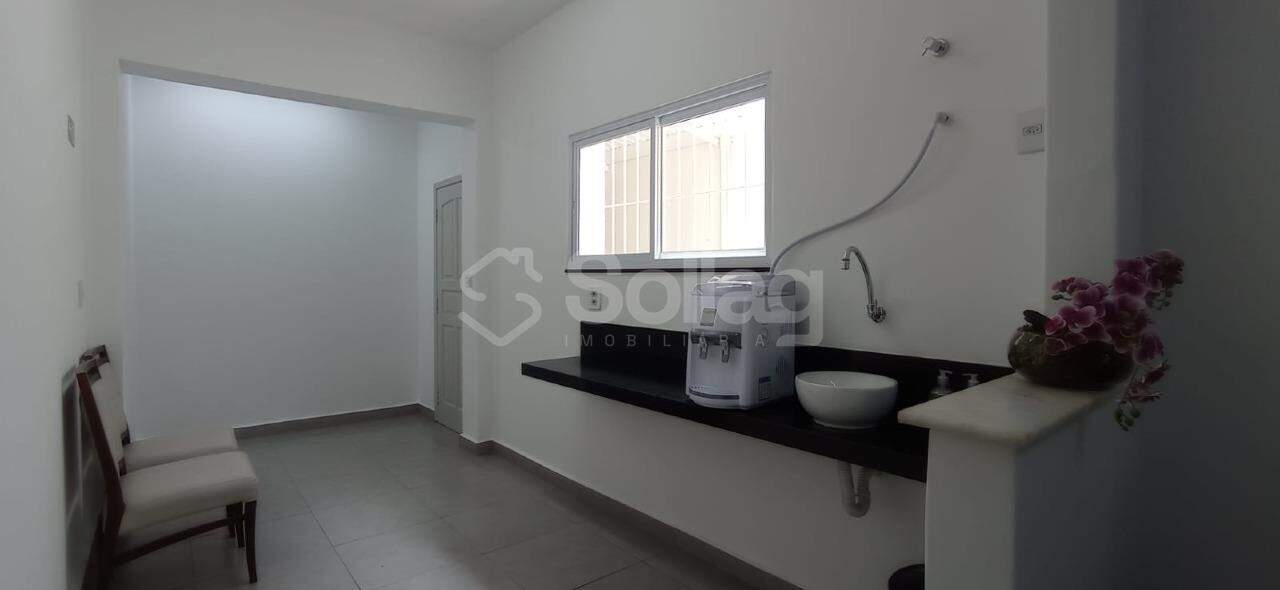 Sala para aluguel no Centro: 