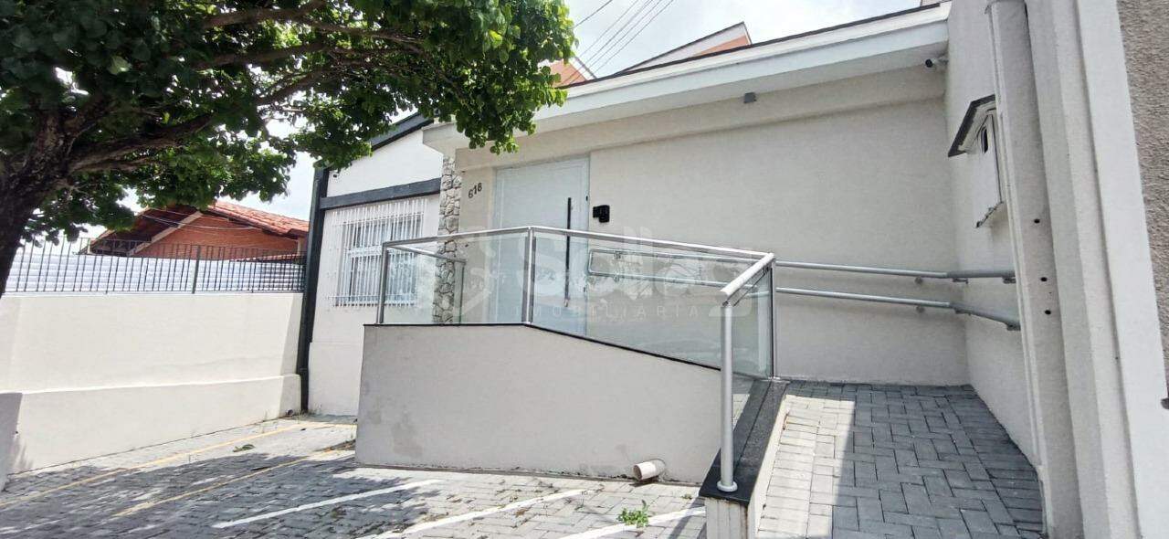 Sala para aluguel no Centro: