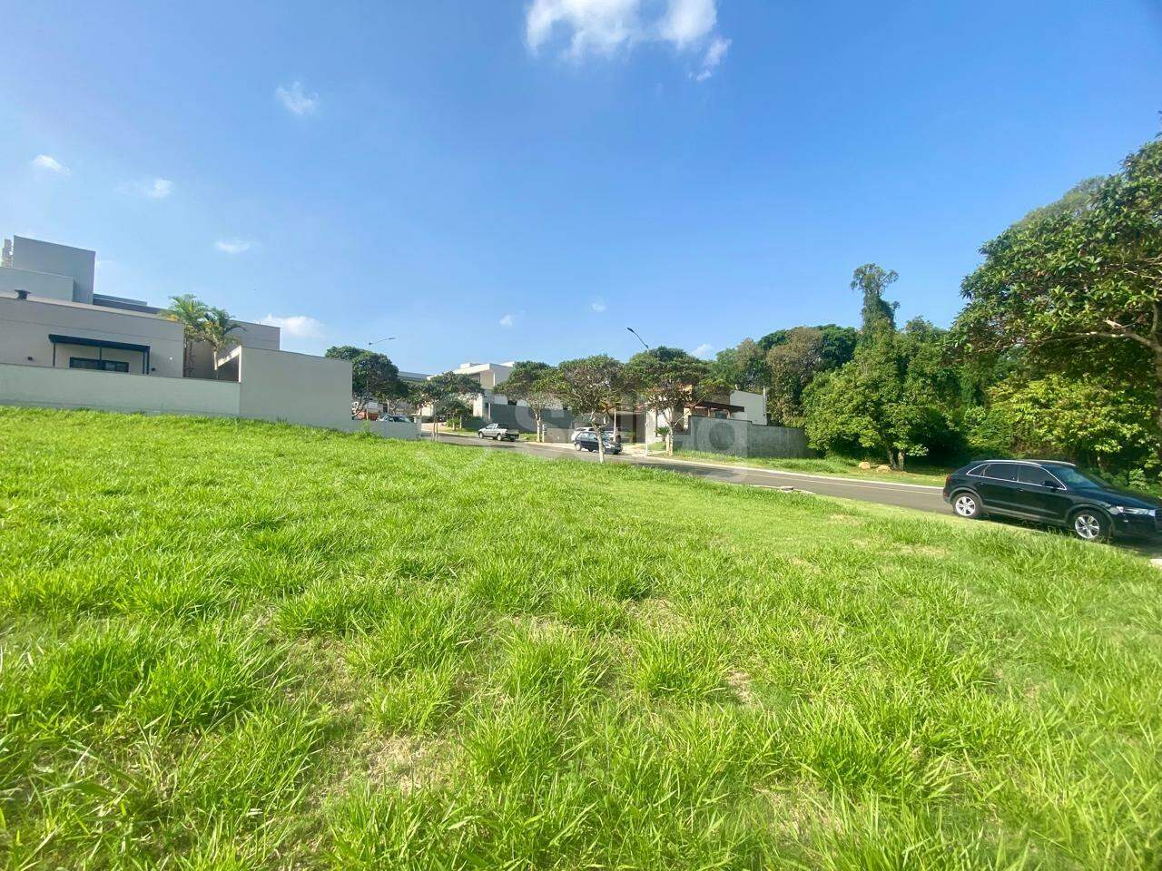 Terreno em condomínio à venda no Jardim Paiquerê: 
