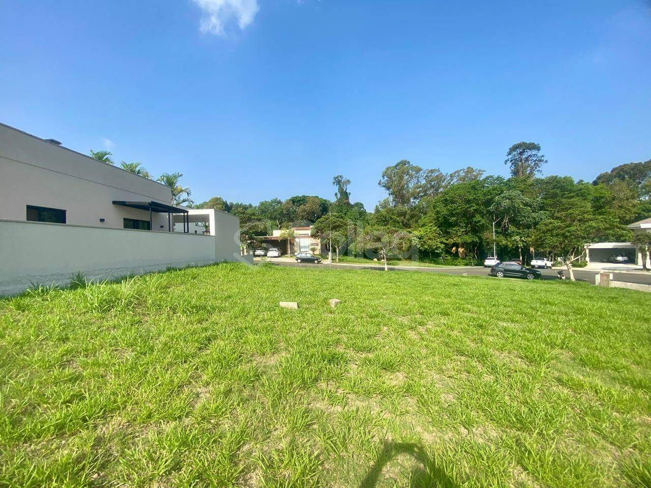 Terreno em condomínio à venda no Jardim Paiquerê: