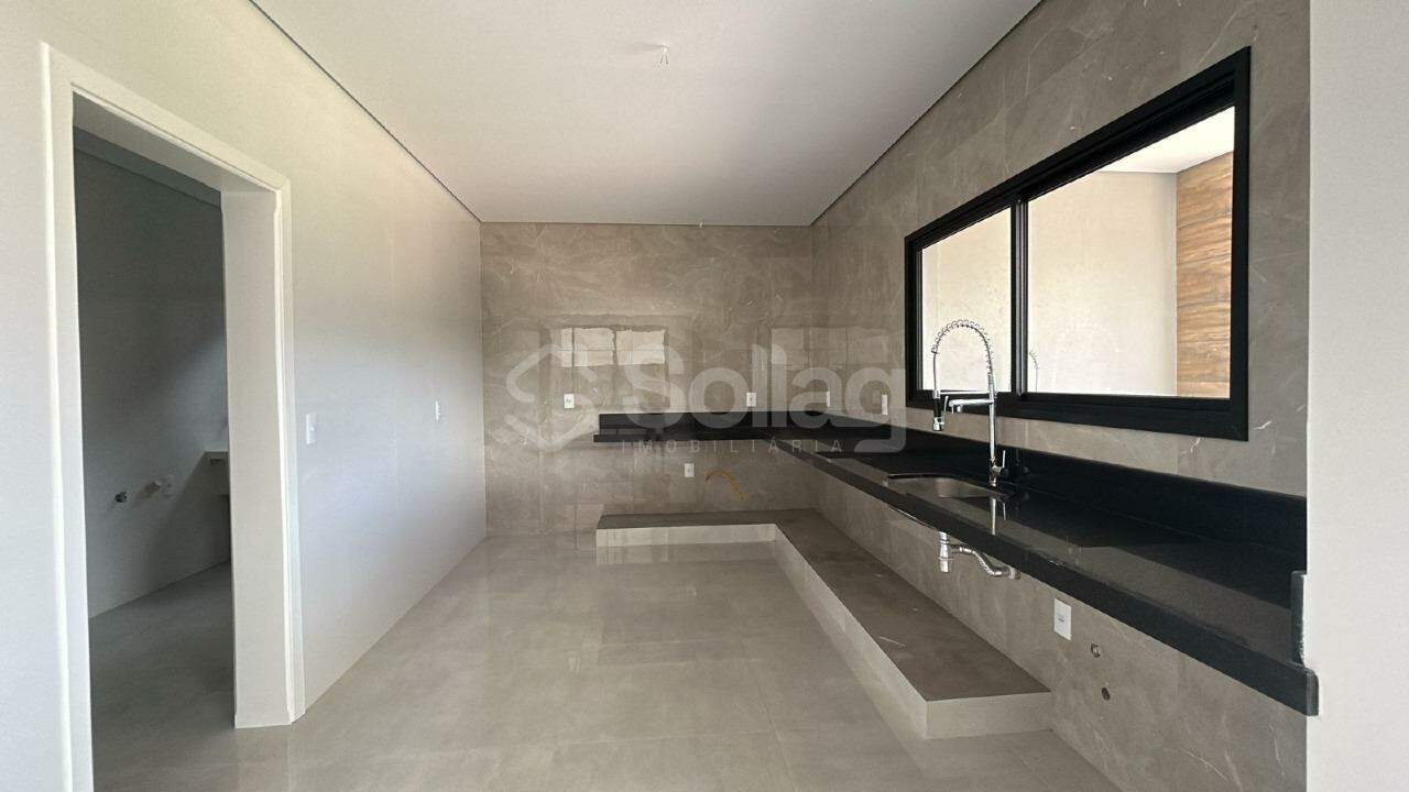 Casa em condomínio à venda no Condomínio Reserva dos Vinhedos: 