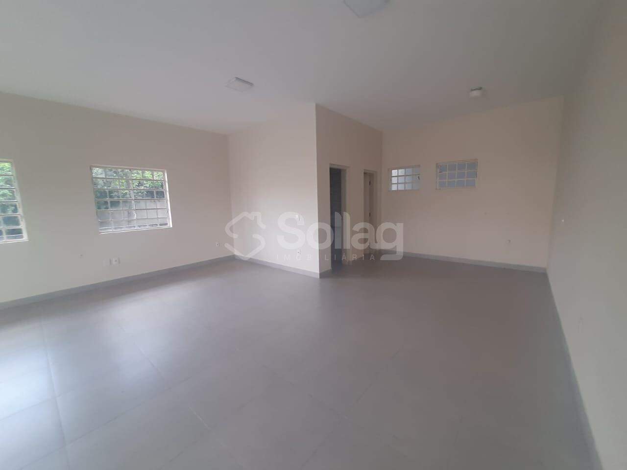 Sala para aluguel no Centro: 