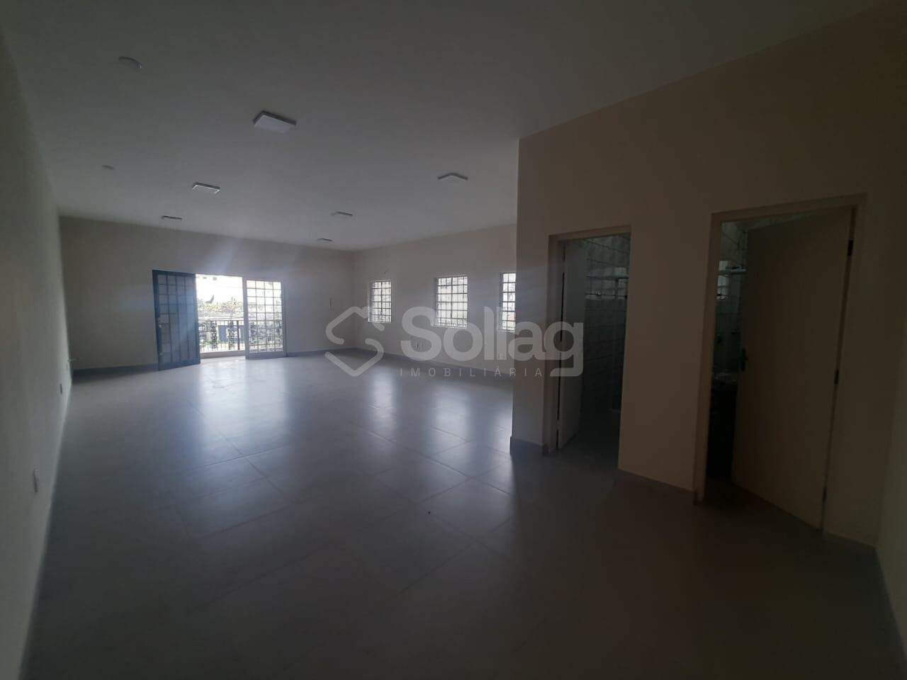 Sala para aluguel no Centro: 