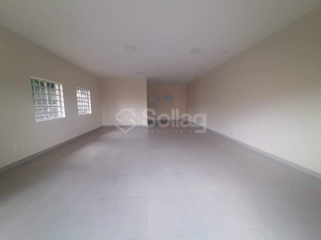 Sala para aluguel no Centro: 