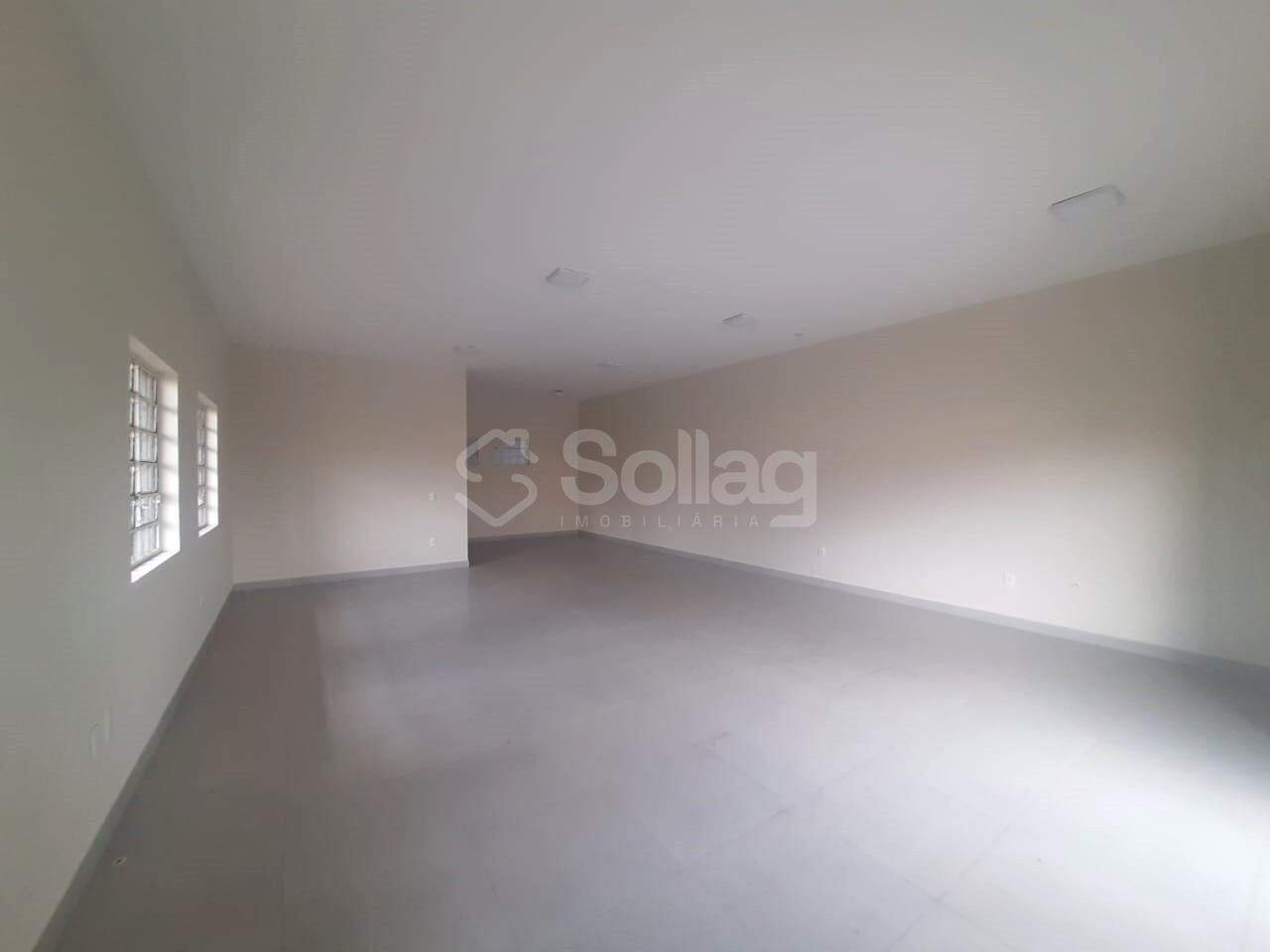 Sala para aluguel no Centro: 