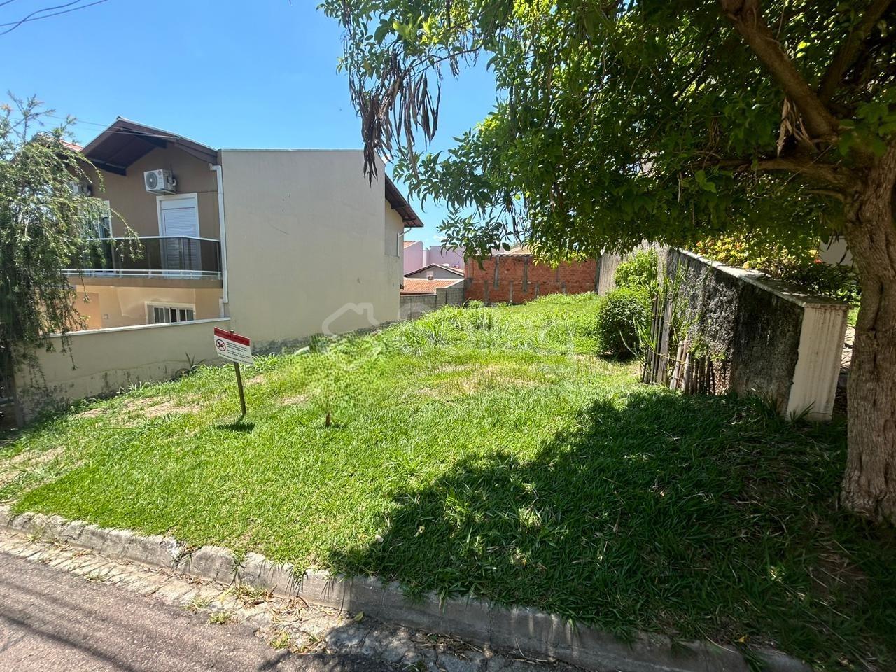 Terreno em condomínio à venda no Condomínio Grape Village: 