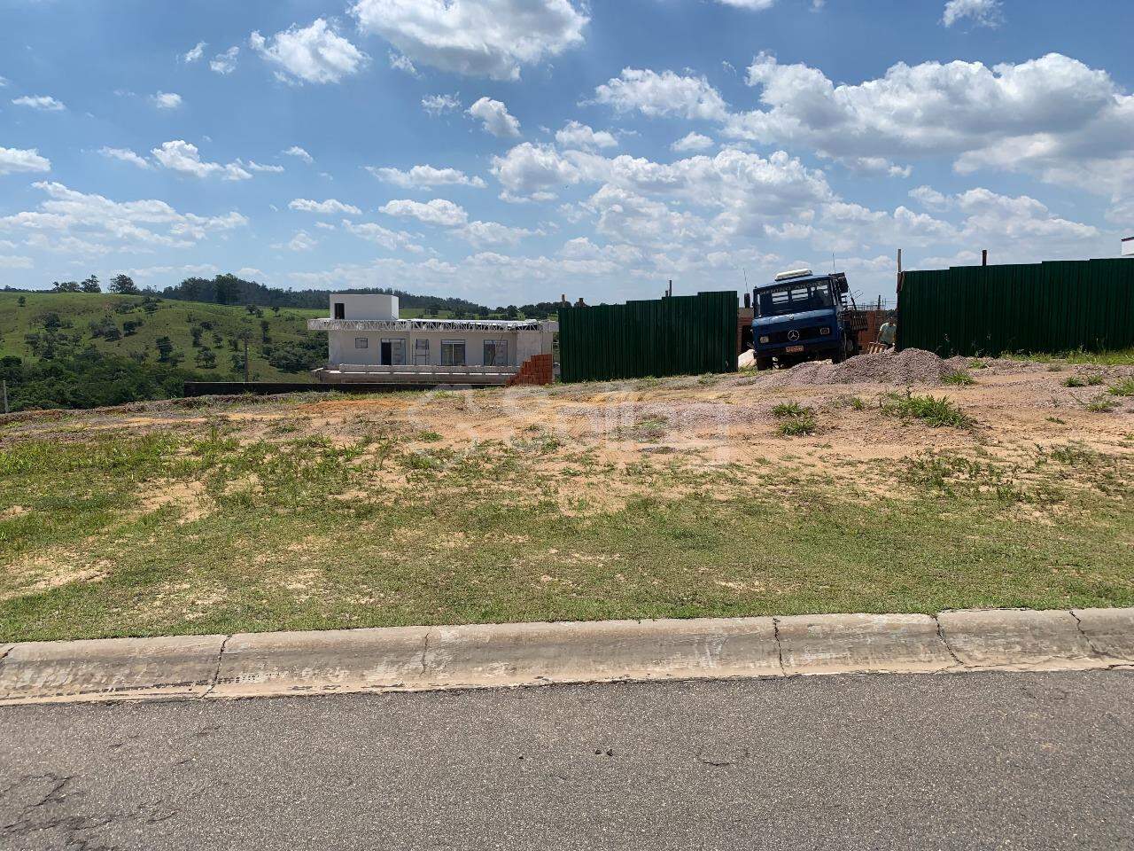 Terreno em condomínio à venda no Condomínio Reserva Santa Monica: 
