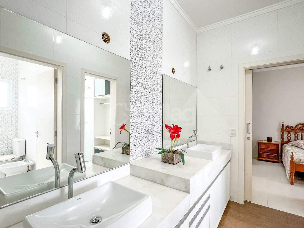 Casa em condomínio à venda no Condomínio Ipê Velho: 