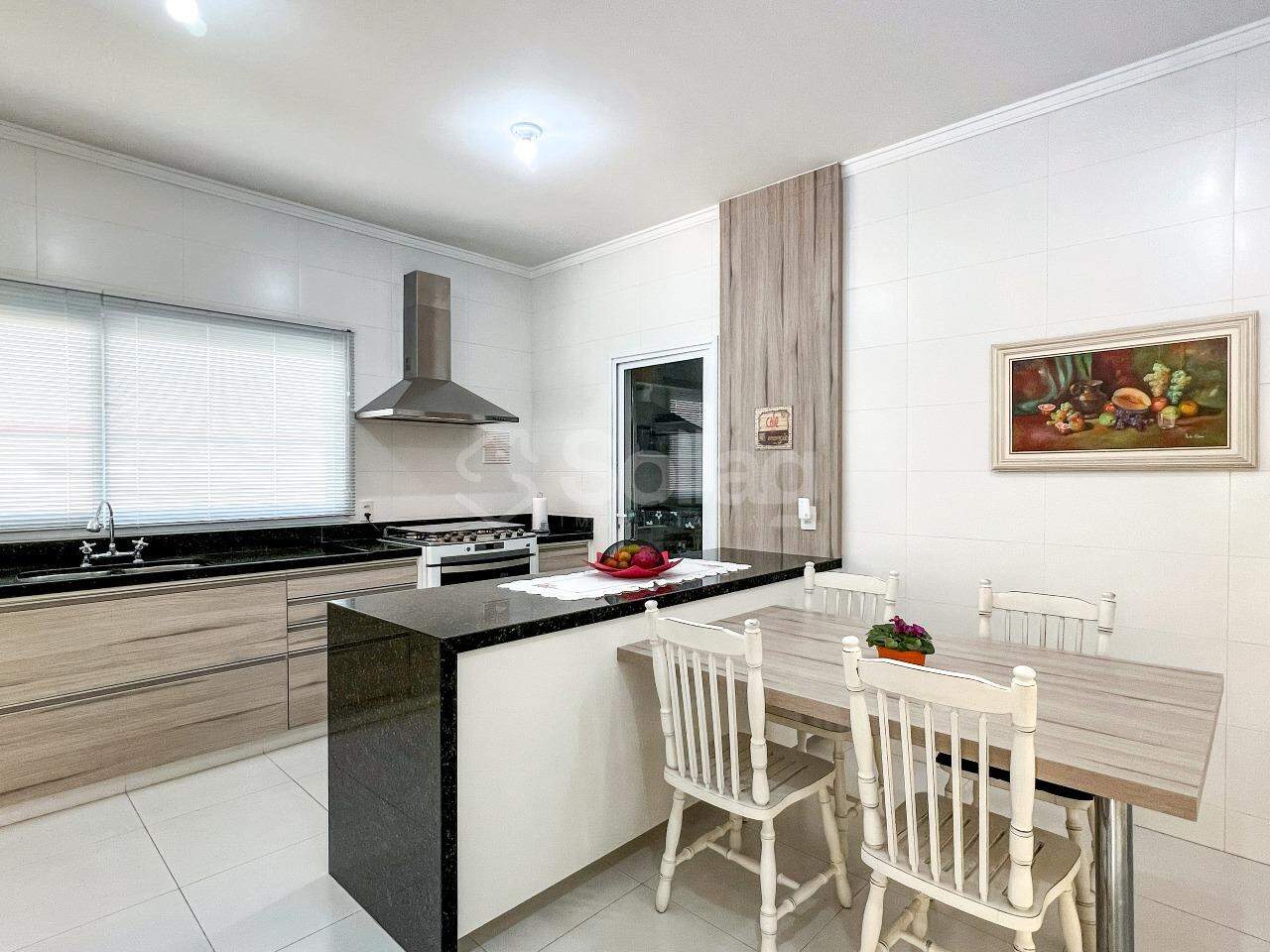 Casa em condomínio à venda no Condomínio Ipê Velho: 