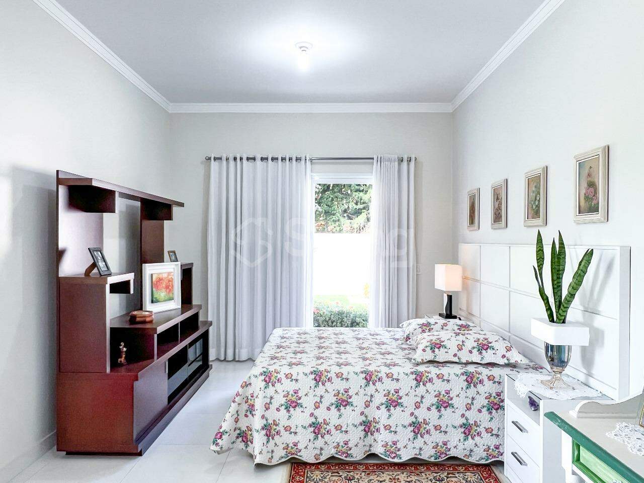 Casa em condomínio à venda no Condomínio Ipê Velho: 