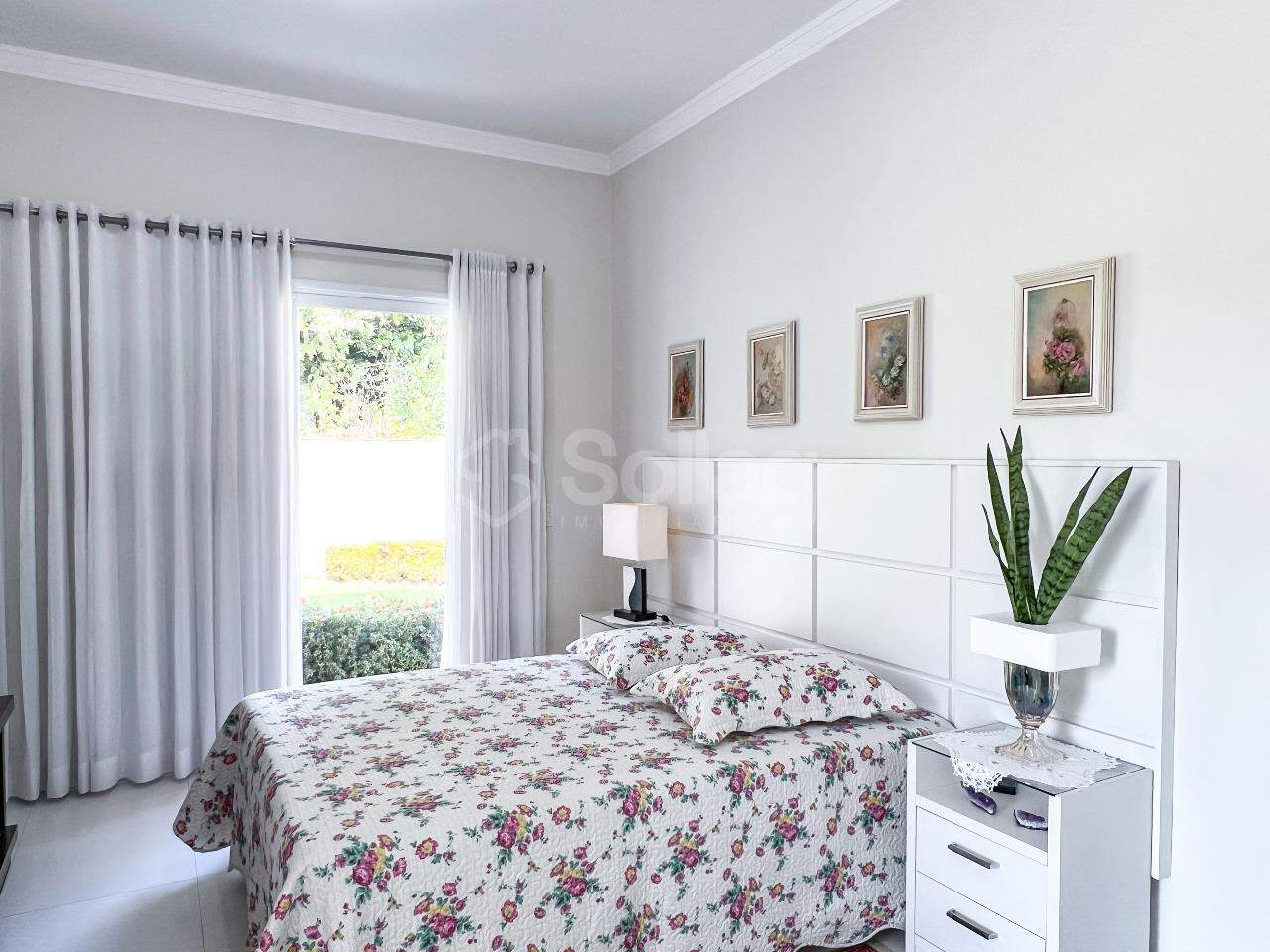 Casa em condomínio à venda no Condomínio Ipê Velho: 