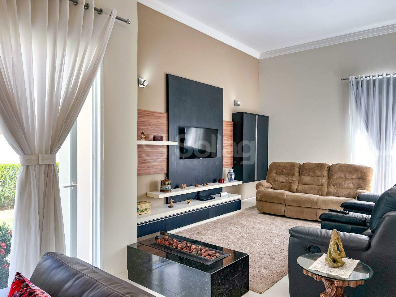 Casa em condomínio à venda no Condomínio Ipê Velho: 