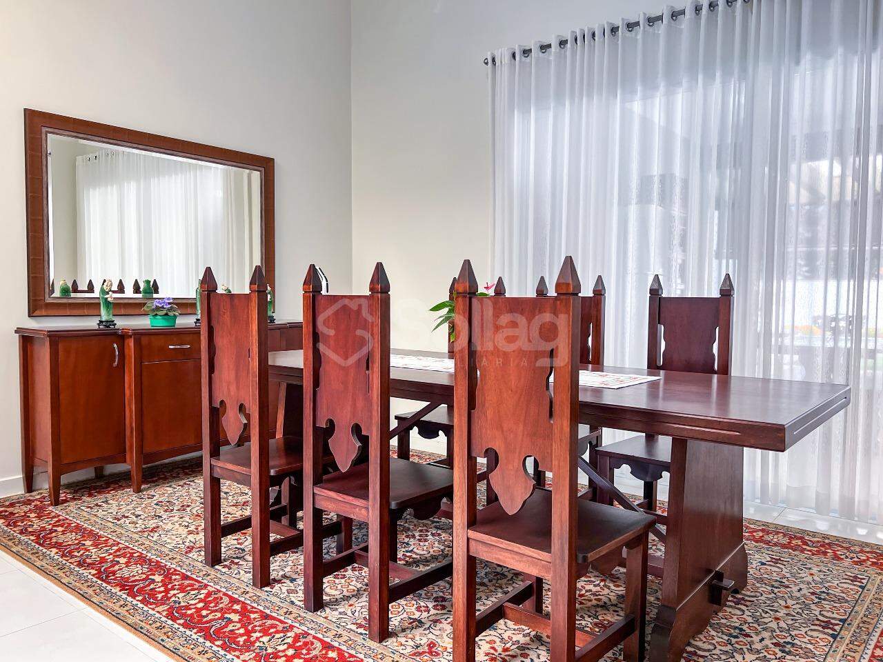 Casa em condomínio à venda no Condomínio Ipê Velho: 