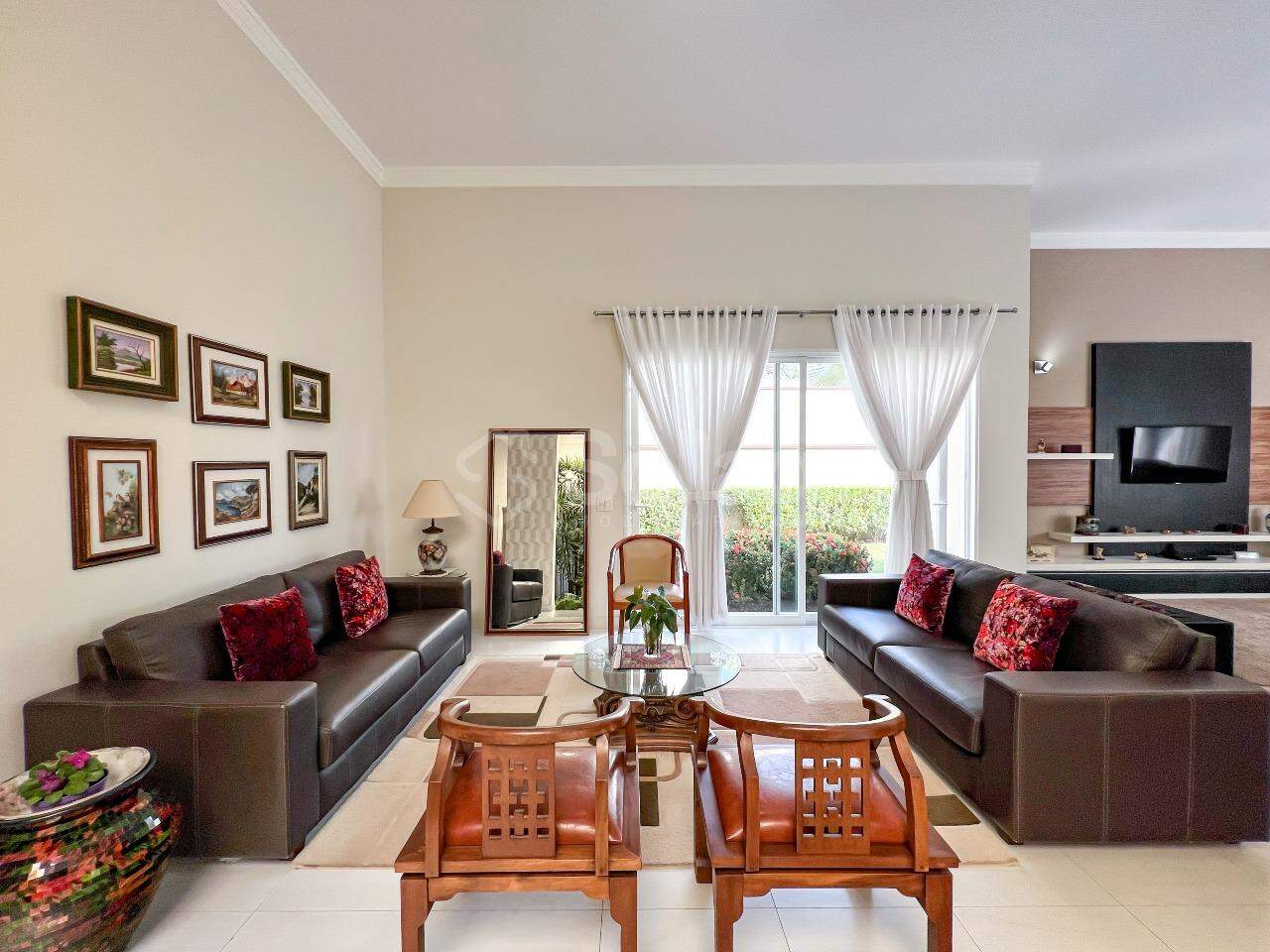 Casa em condomínio à venda no Condomínio Ipê Velho: 