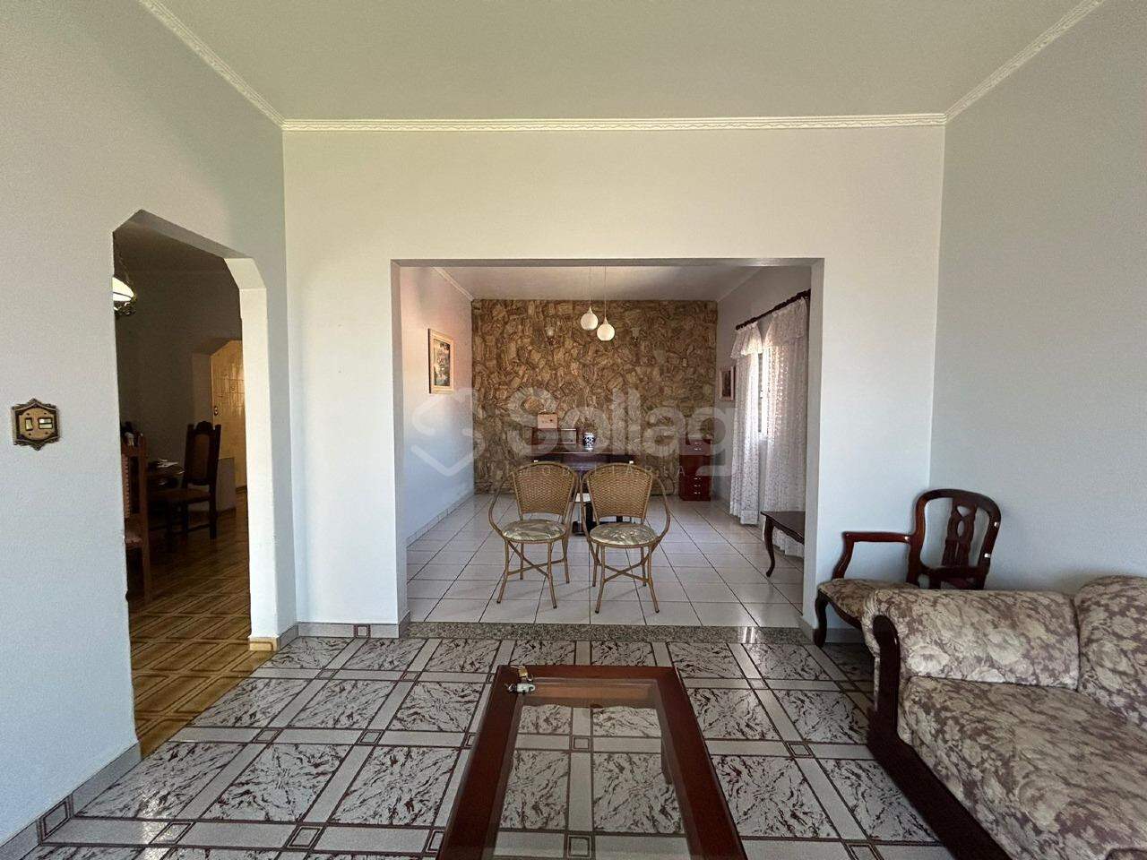 Casa à venda no Centro: 