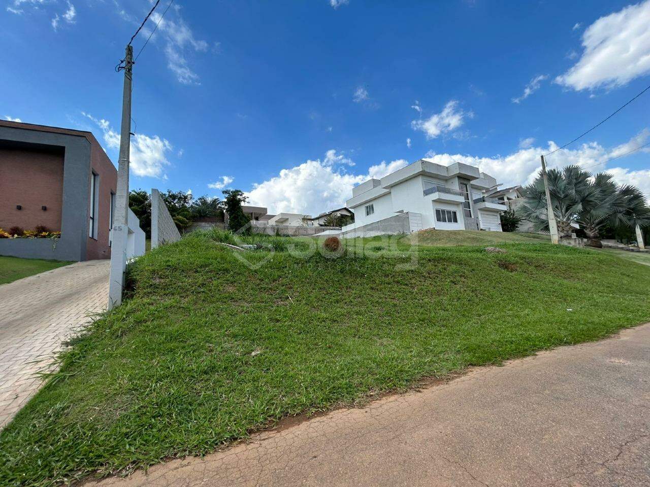 Terreno em condomínio à venda no Condomínio Terras de Santa Teresa: 