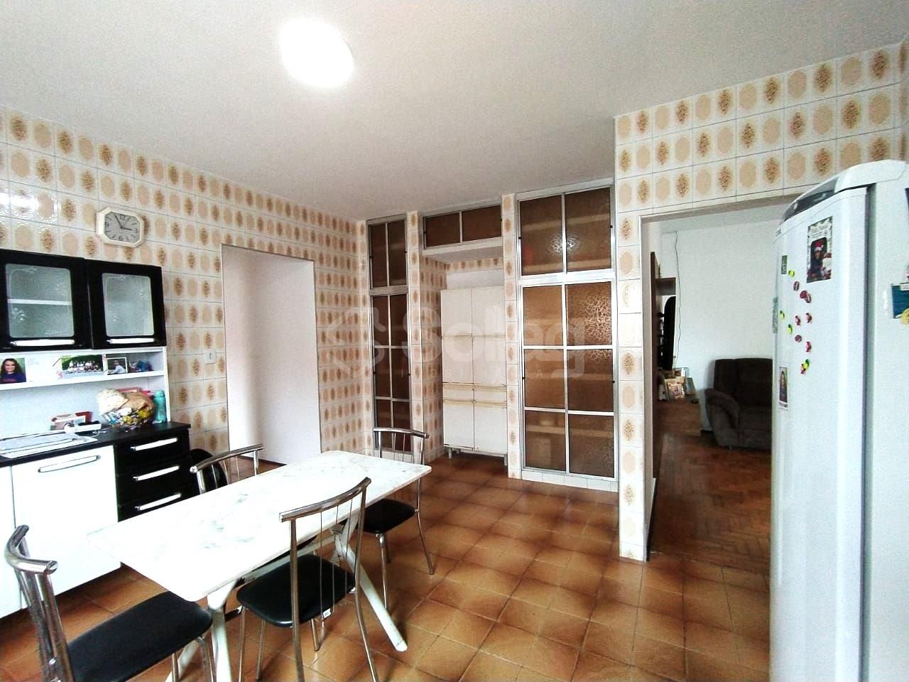 Casa à venda no Centro: 