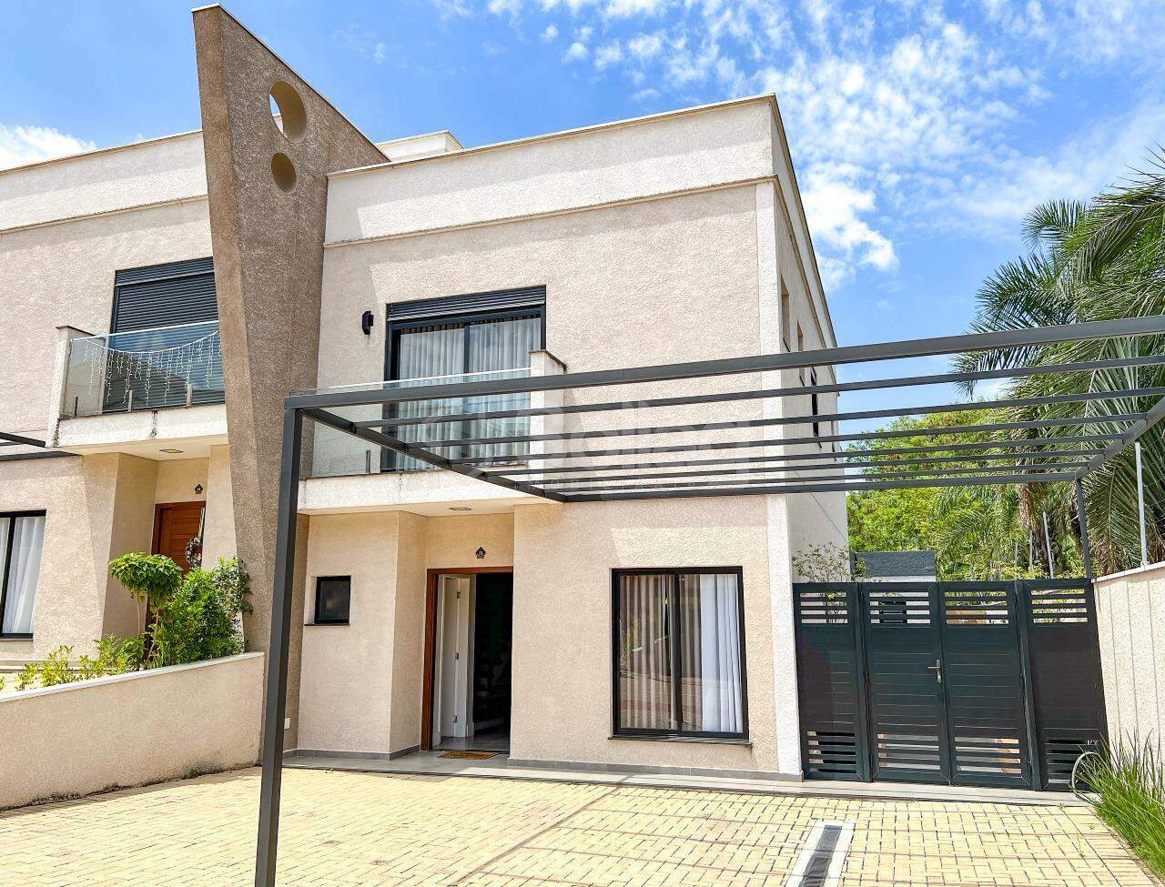 Casa em condomínio à venda no Chácaras Silvania: