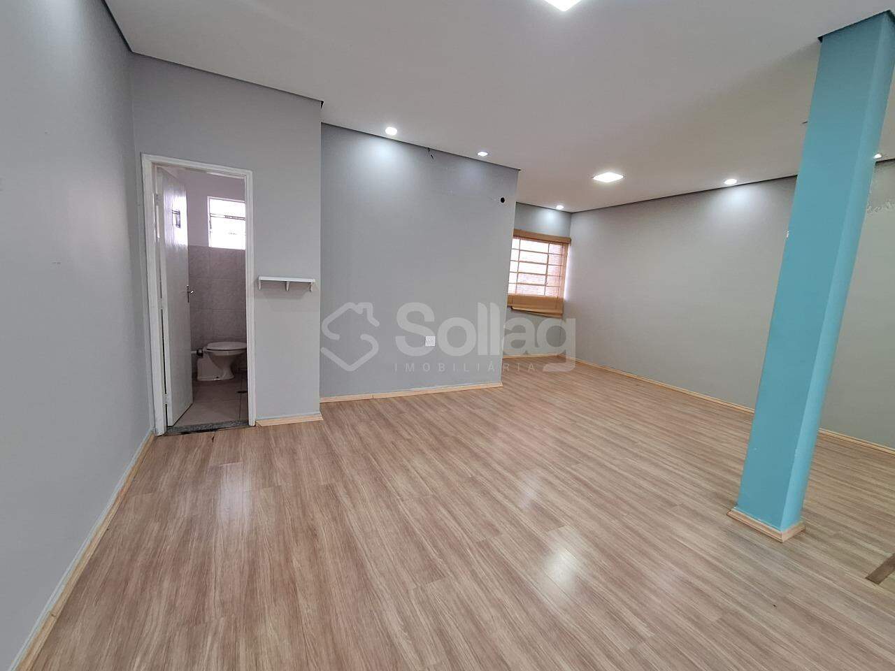 Sala para aluguel no Centro: 