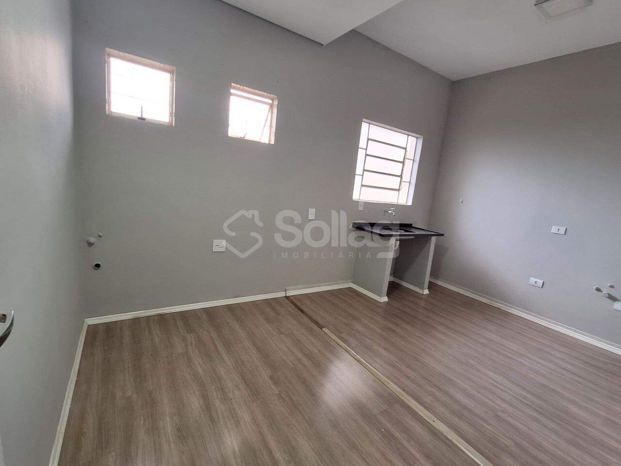 Sala para aluguel no Centro: 