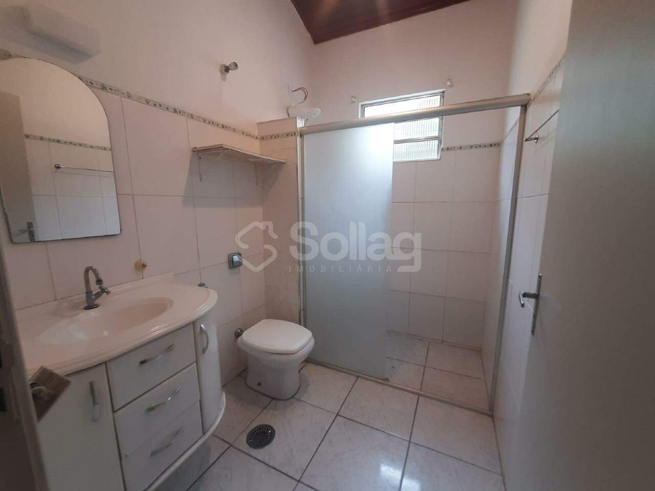 Casa em condomínio para aluguel no Condomínio Chácaras do Lago: 