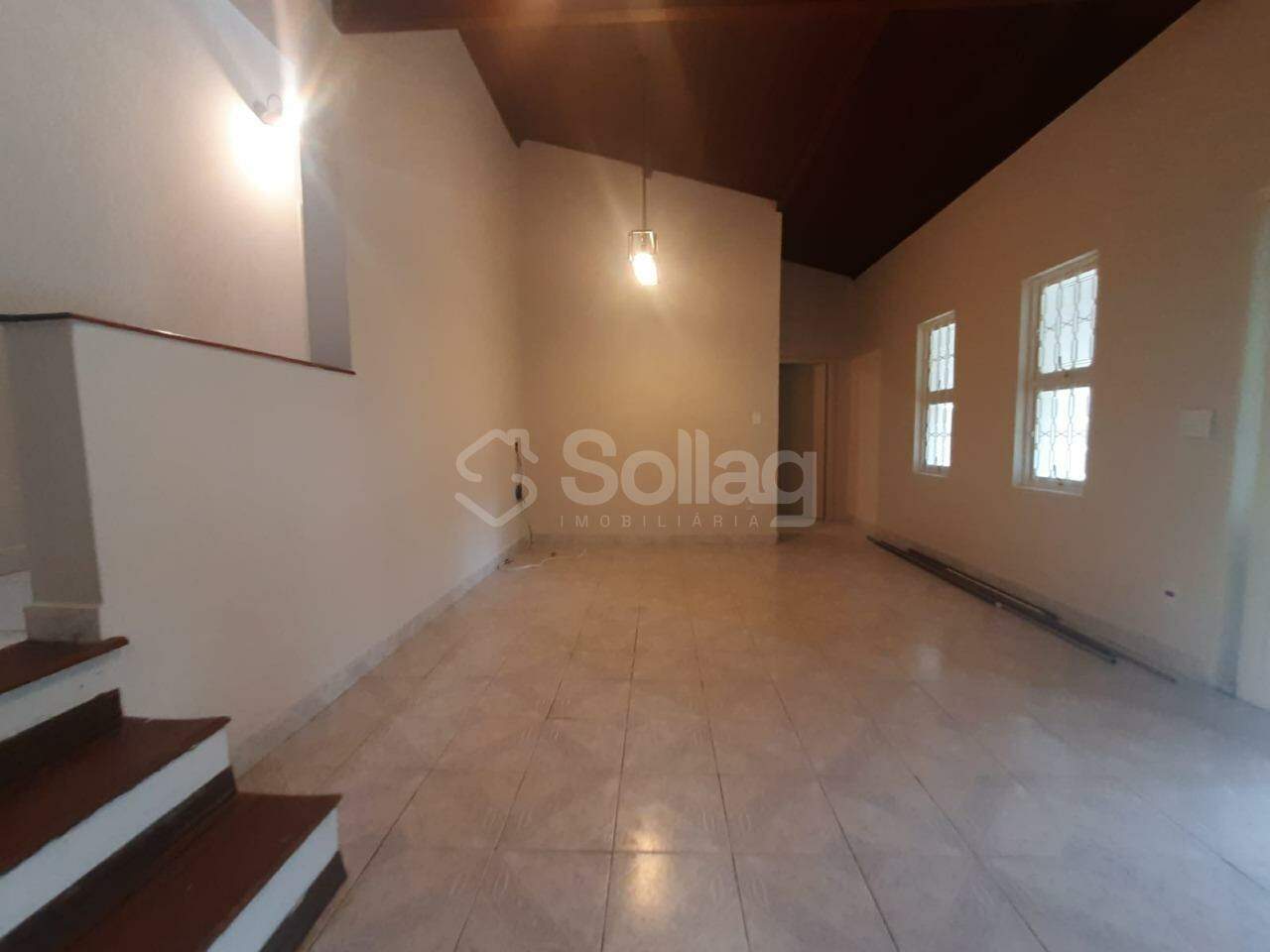 Casa em condomínio para aluguel no Condomínio Chácaras do Lago: 