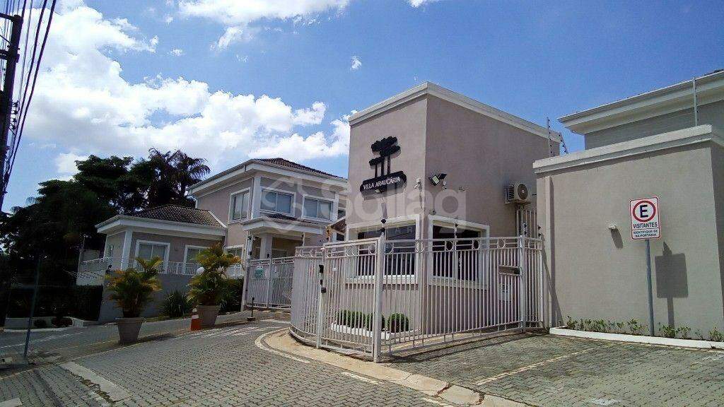 Casa em condomínio para aluguel no Chácaras Alpina: 
