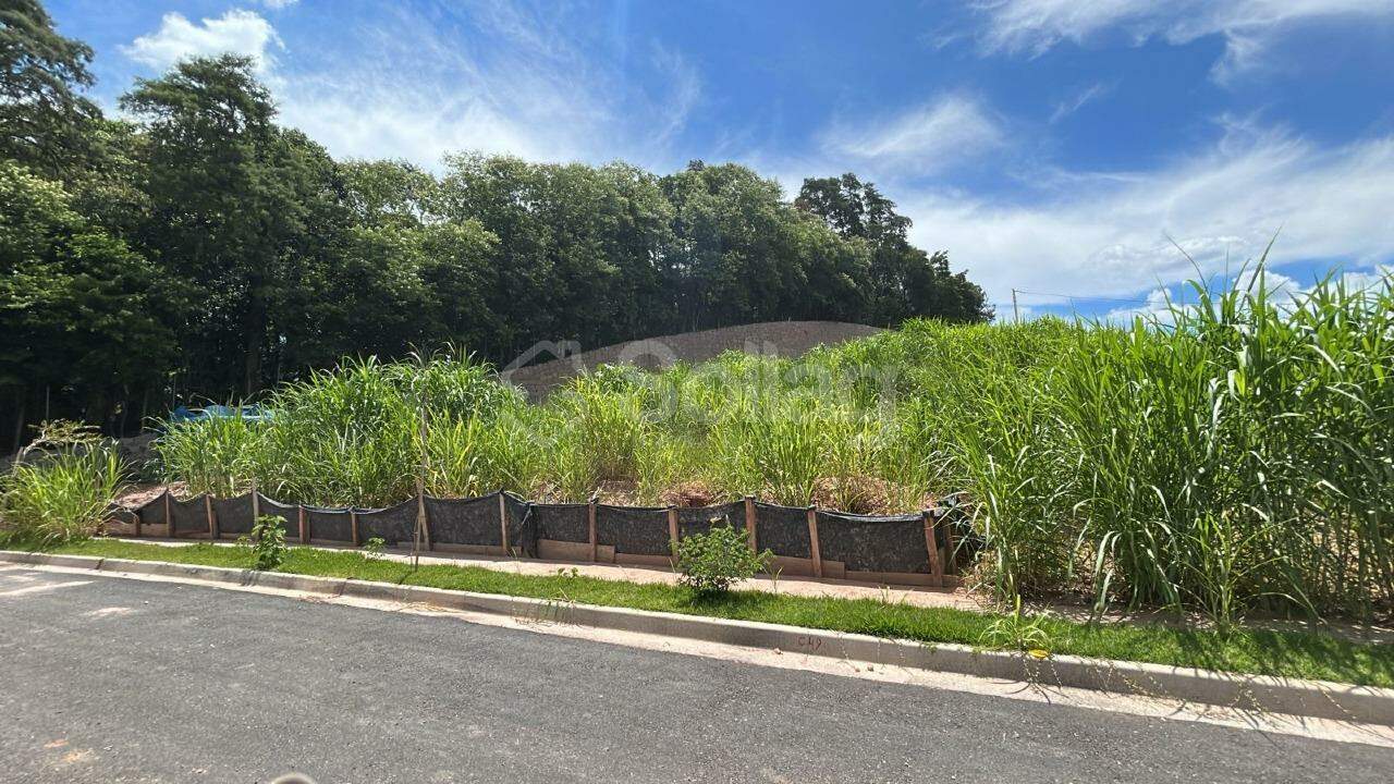 Terreno em condomínio à venda no Pinheirinho: 