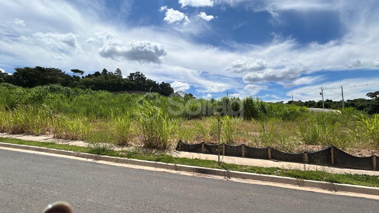 Terreno em condomínio à venda no Pinheirinho: 