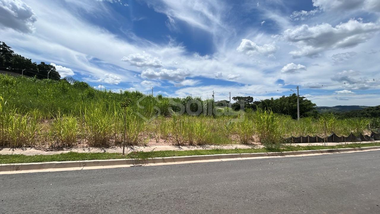 Terreno em condomínio à venda no Pinheirinho: 