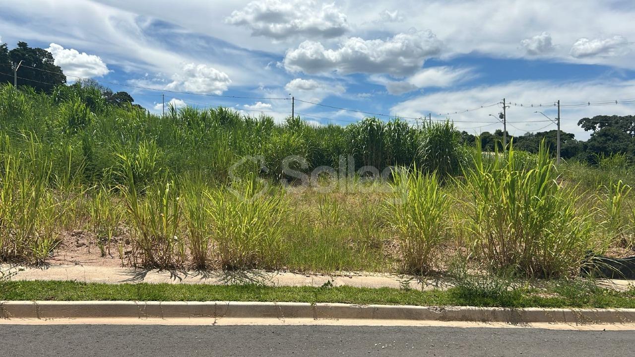 Terreno em condomínio à venda no Pinheirinho: 