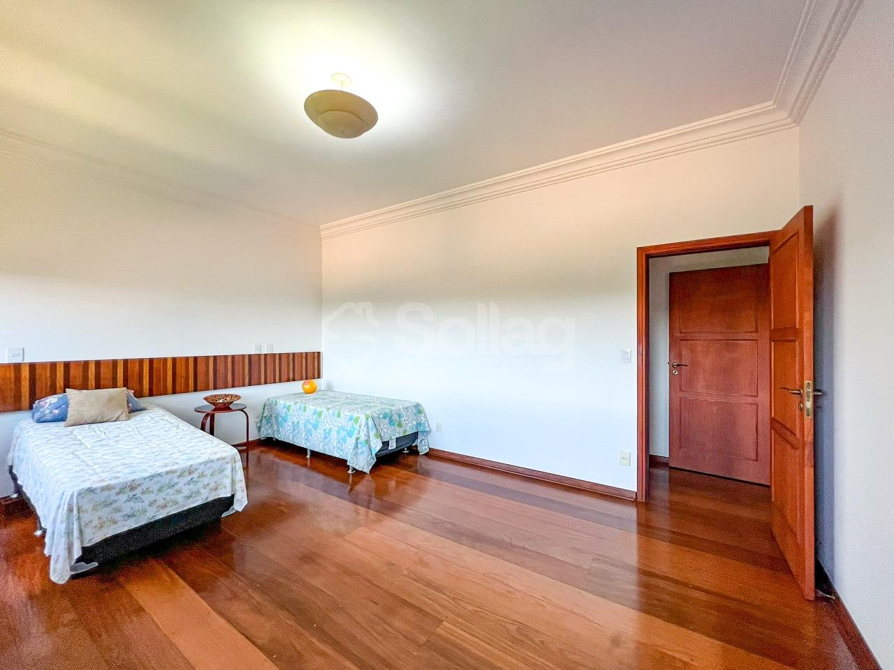 Casa em condomínio à venda no Condomínio Chácaras do Lago: 