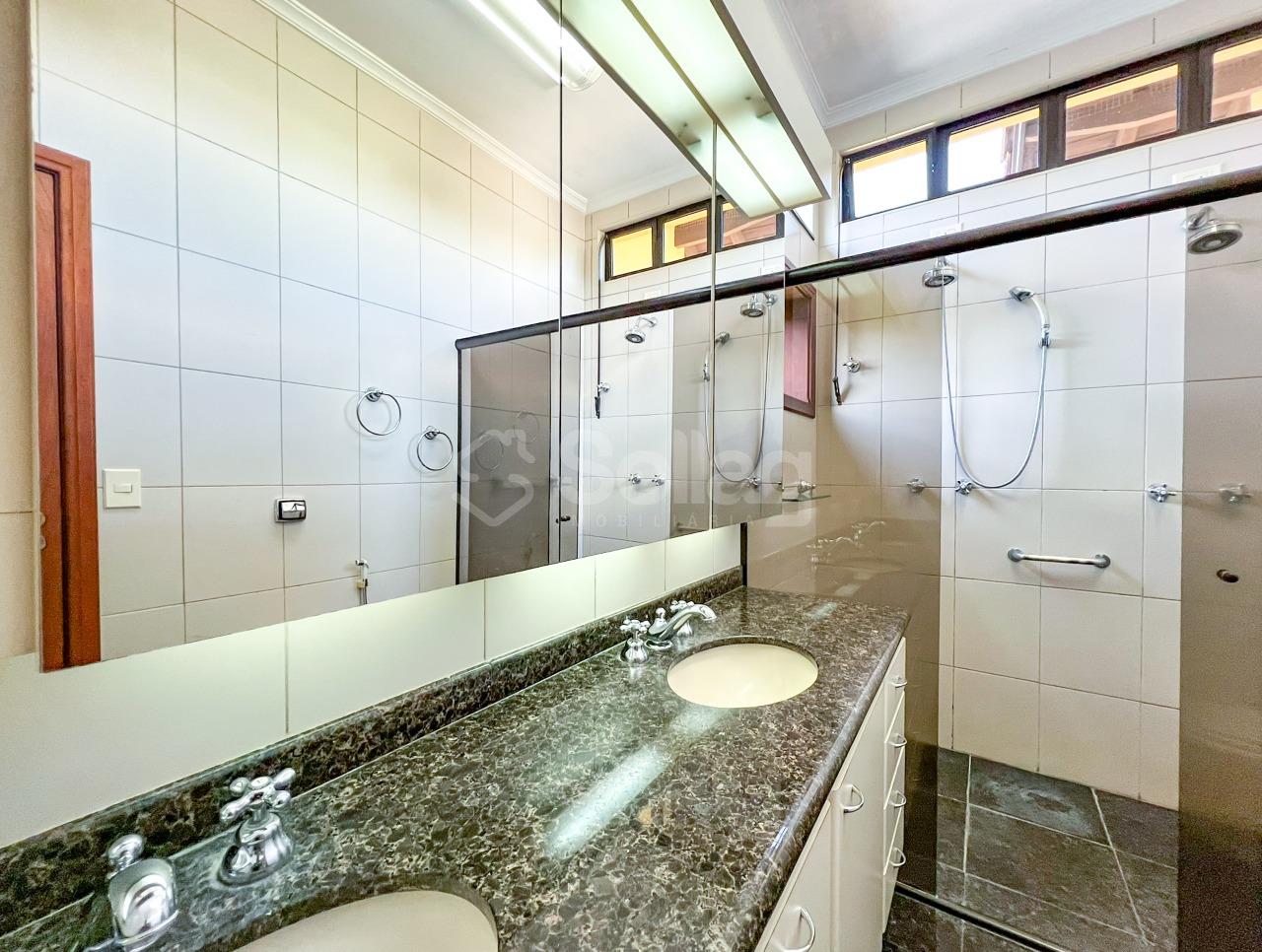 Casa em condomínio à venda no Condomínio Chácaras do Lago: 