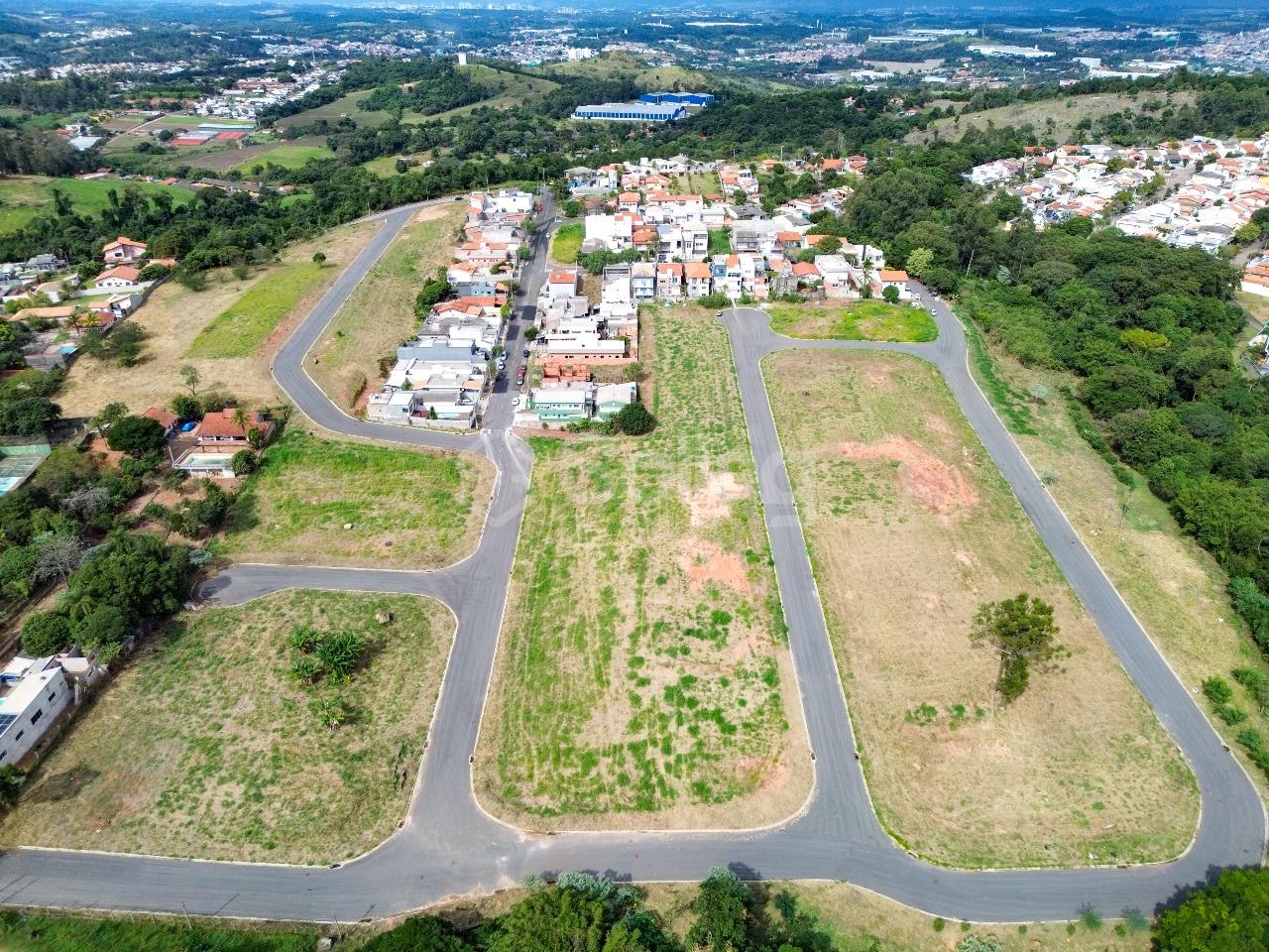 terreno à venda no Pinheirinho: 
