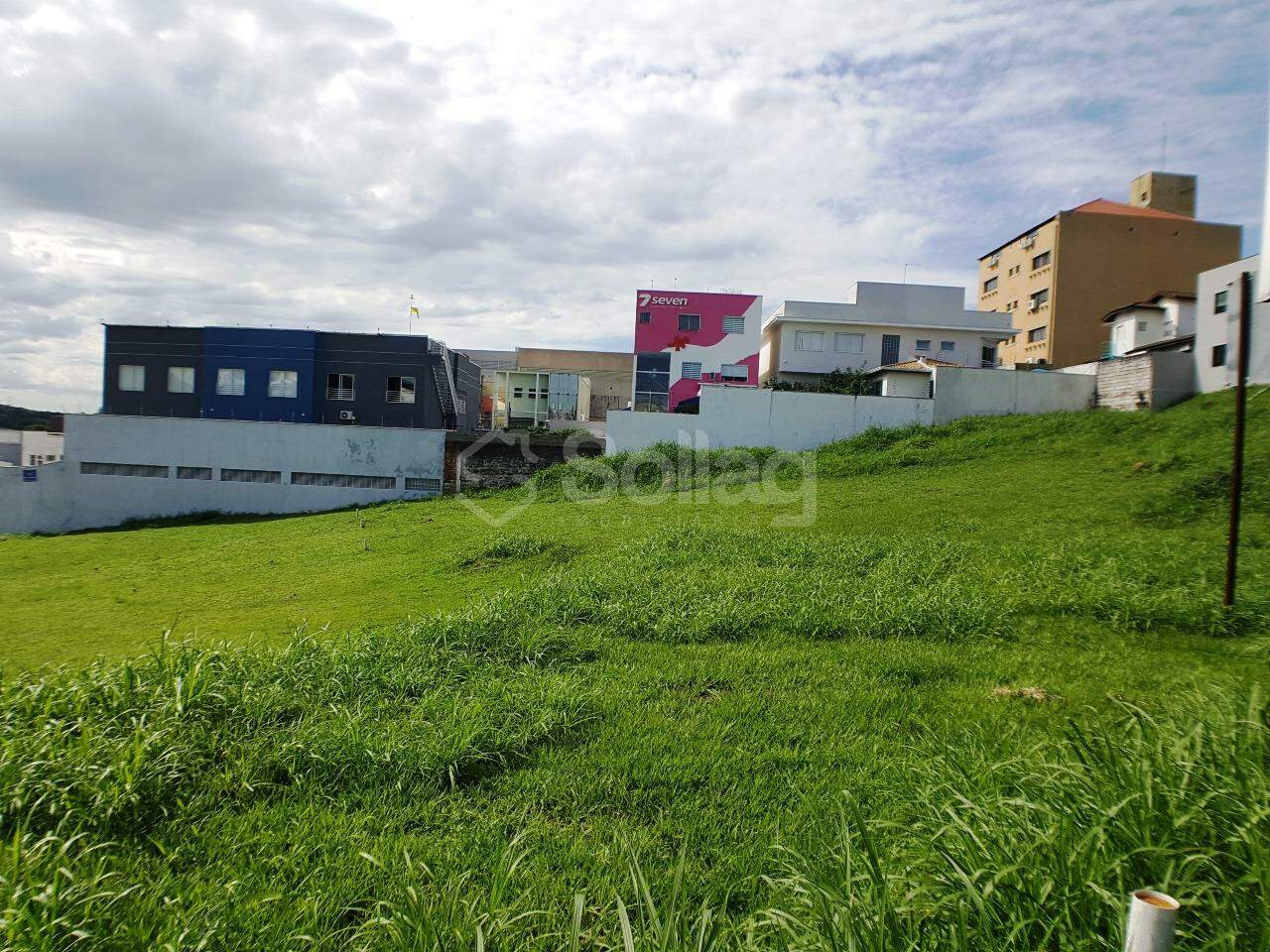 terreno à venda no Centro: 