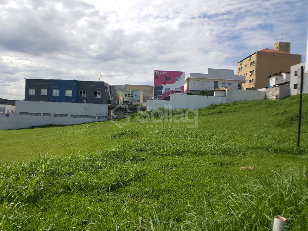 terreno à venda no Centro: 