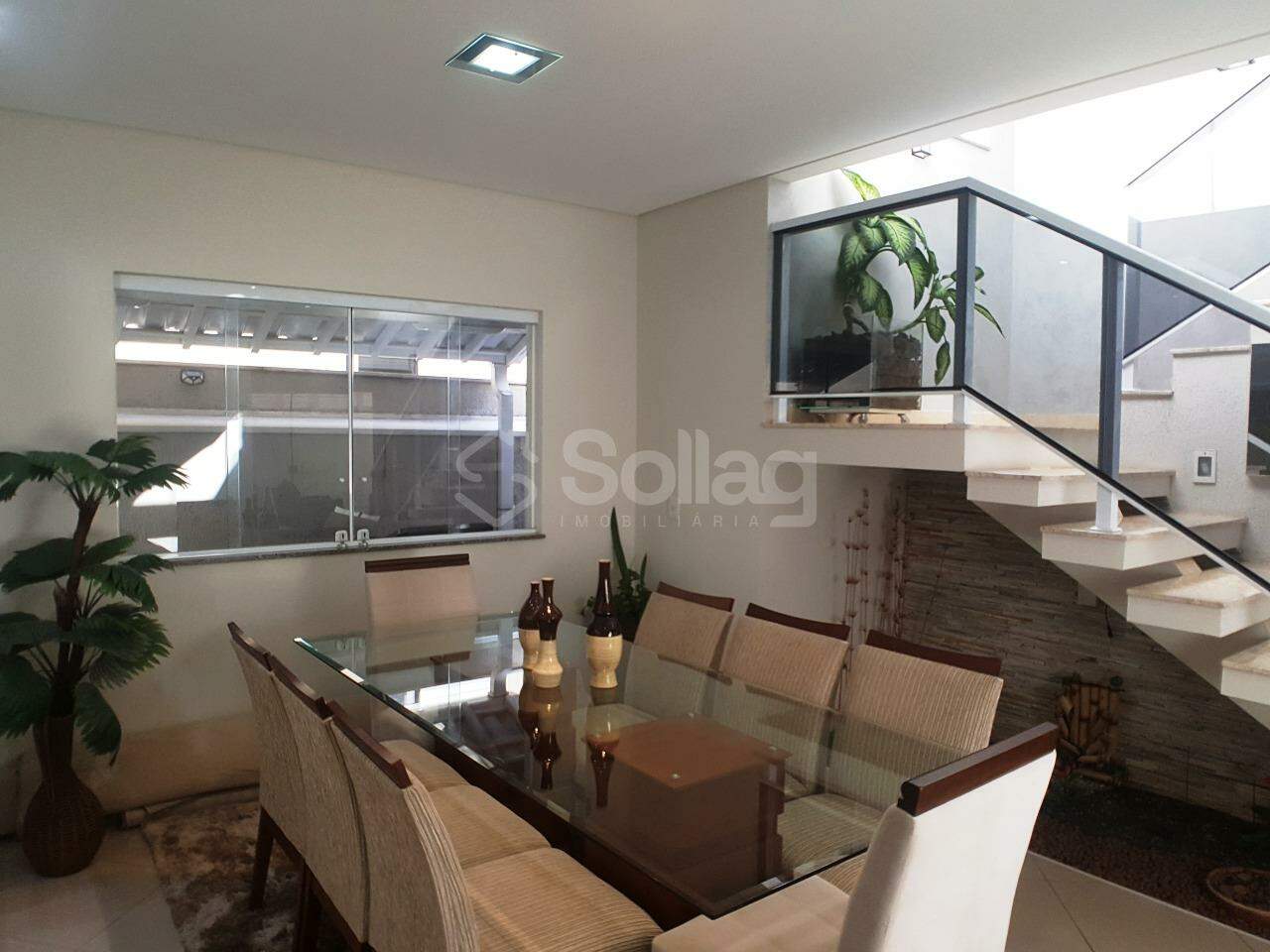 Casa em condomínio à venda no Condomínio Jardim das Palmeiras: 